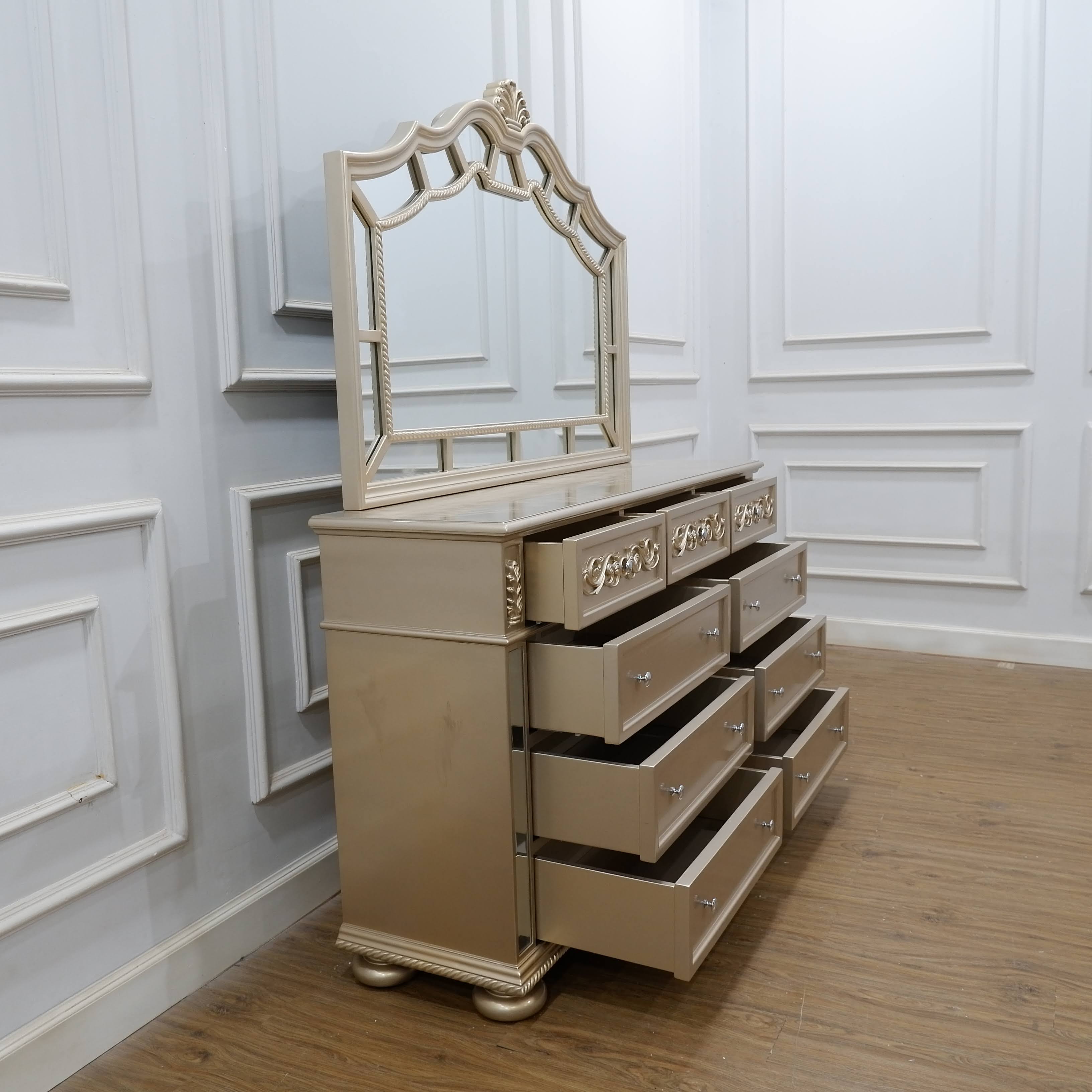 Azha Dressing Table