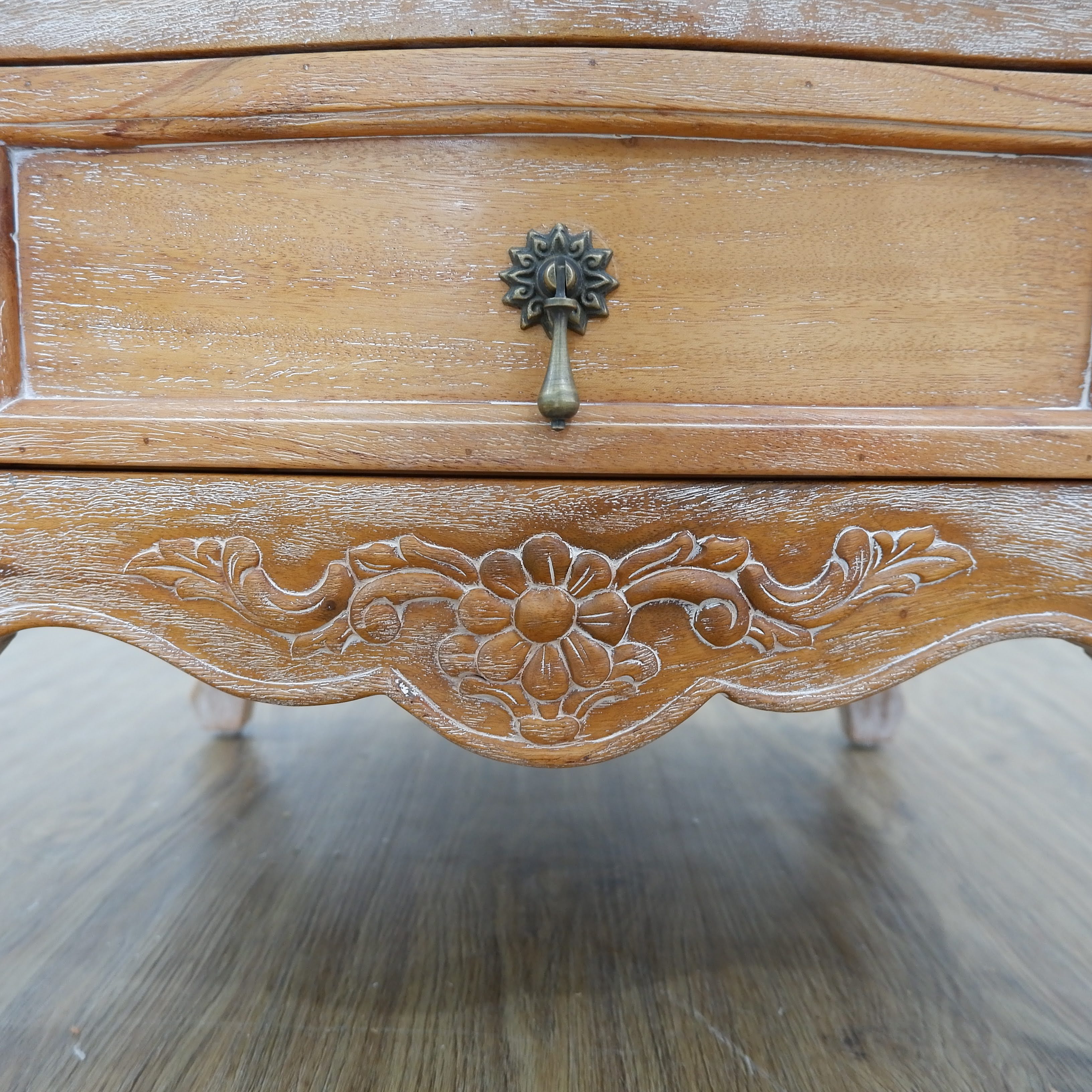 Mamba Bedside Table