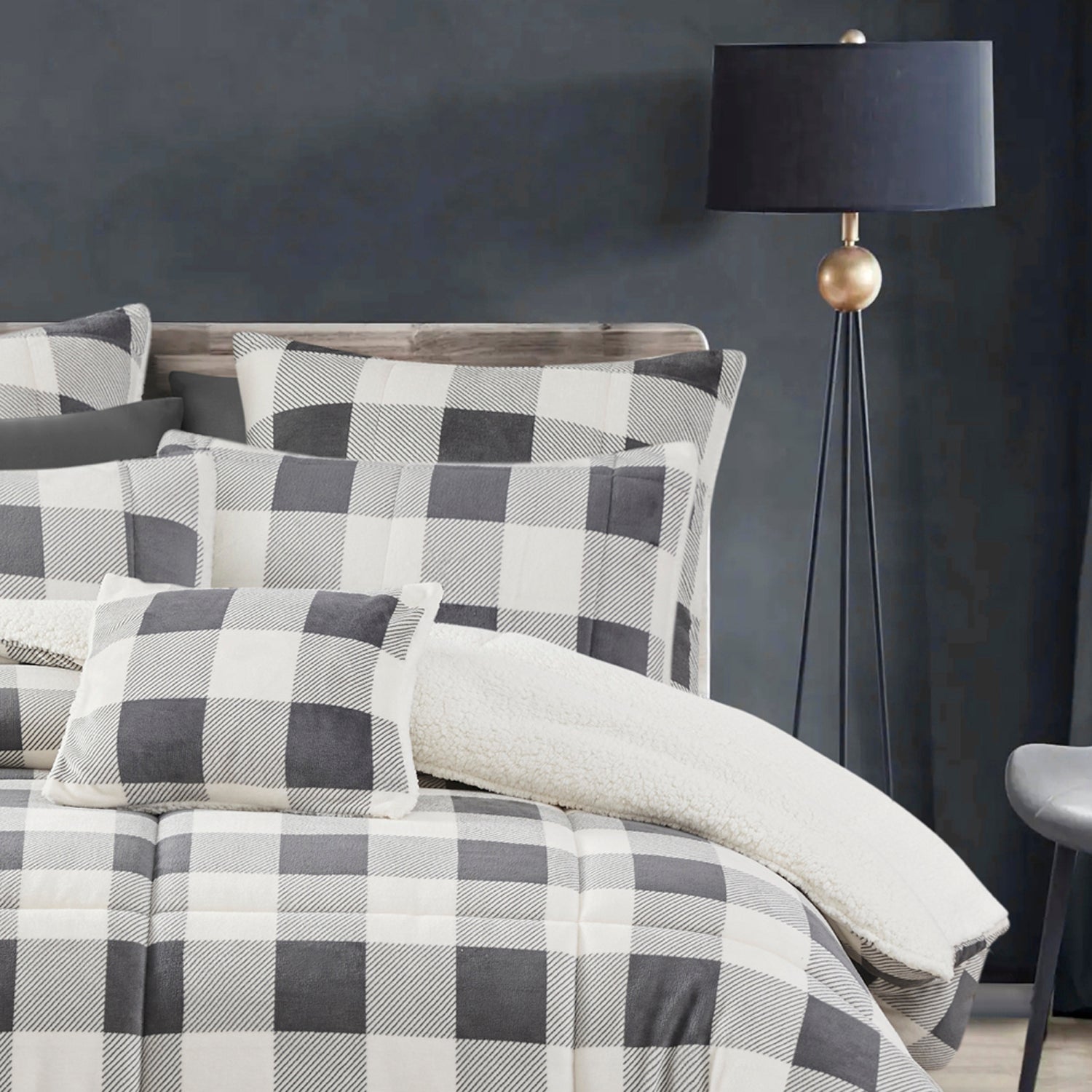 Naya Comforter Set