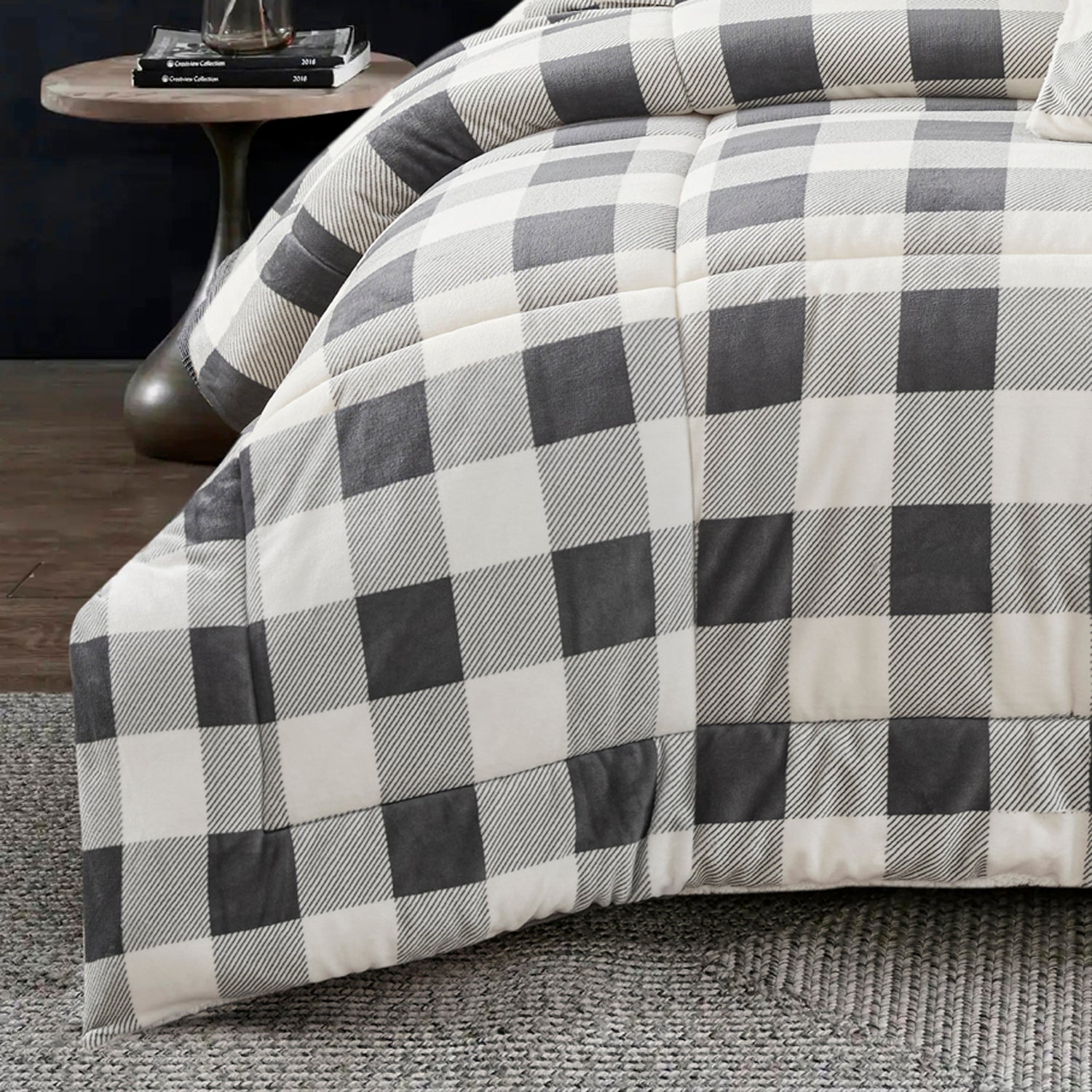 Naya Comforter Set