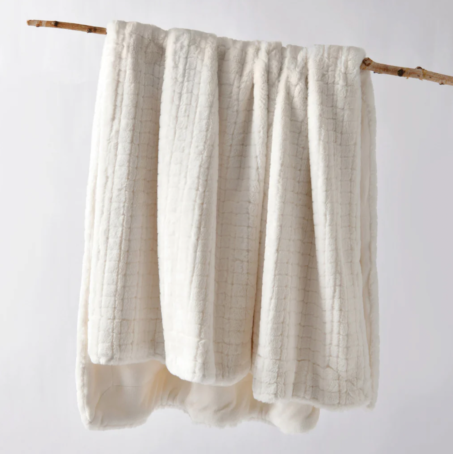 Tambar Faux Fur Throw Rug