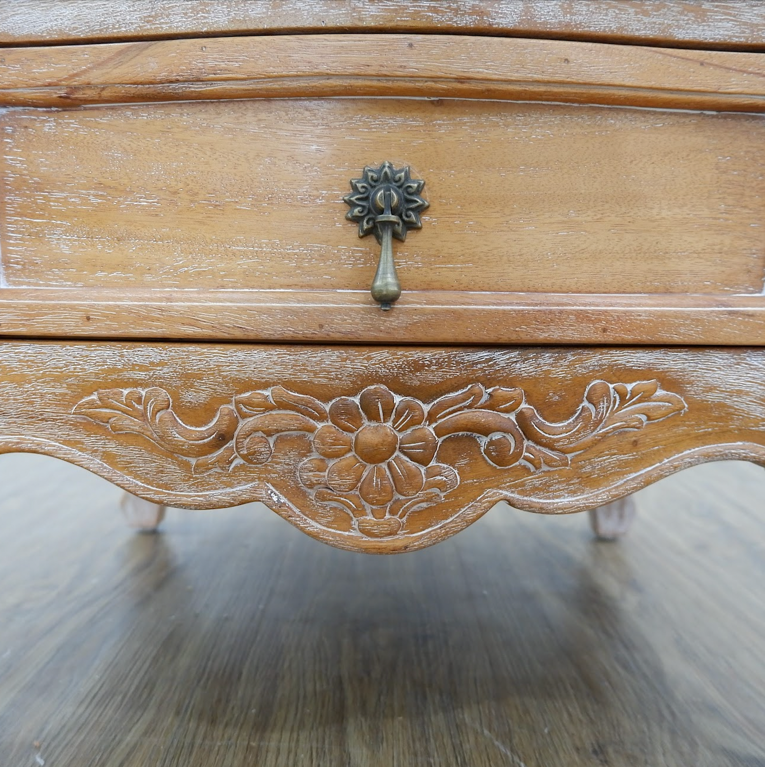 Mamba Bedside Table