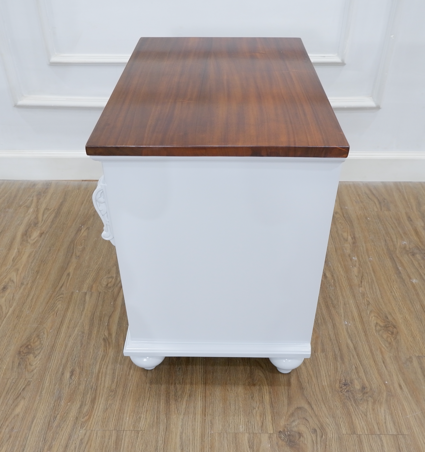 Agathon Bedside Table