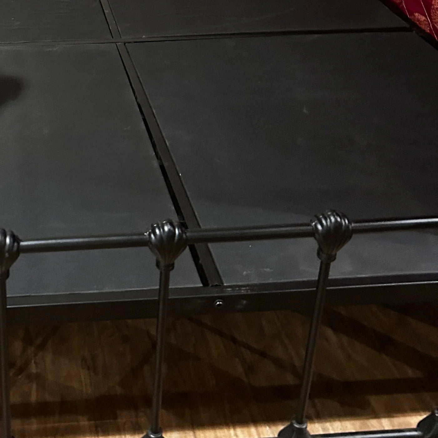 Porto Cast Bed