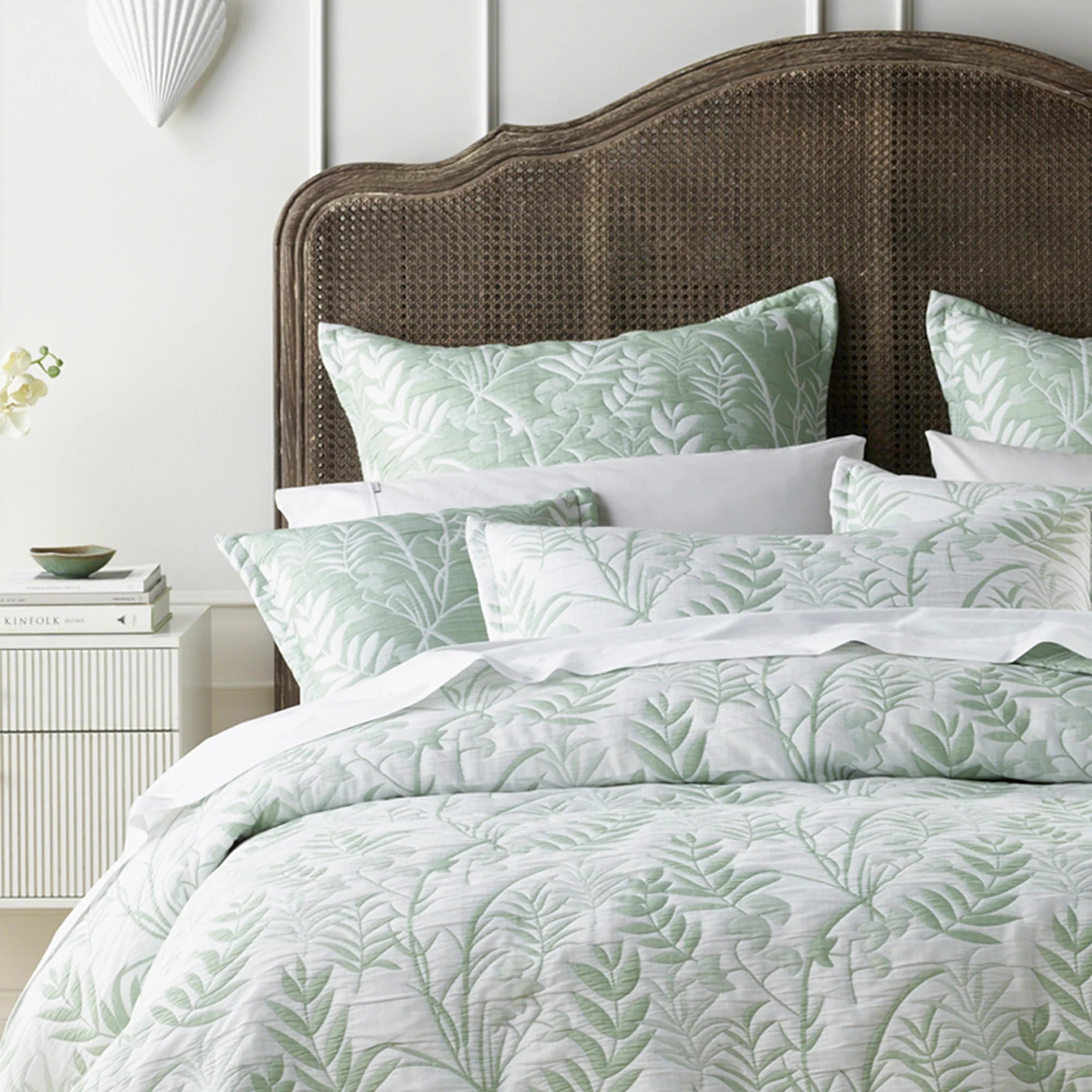 Eden Bedspread Set