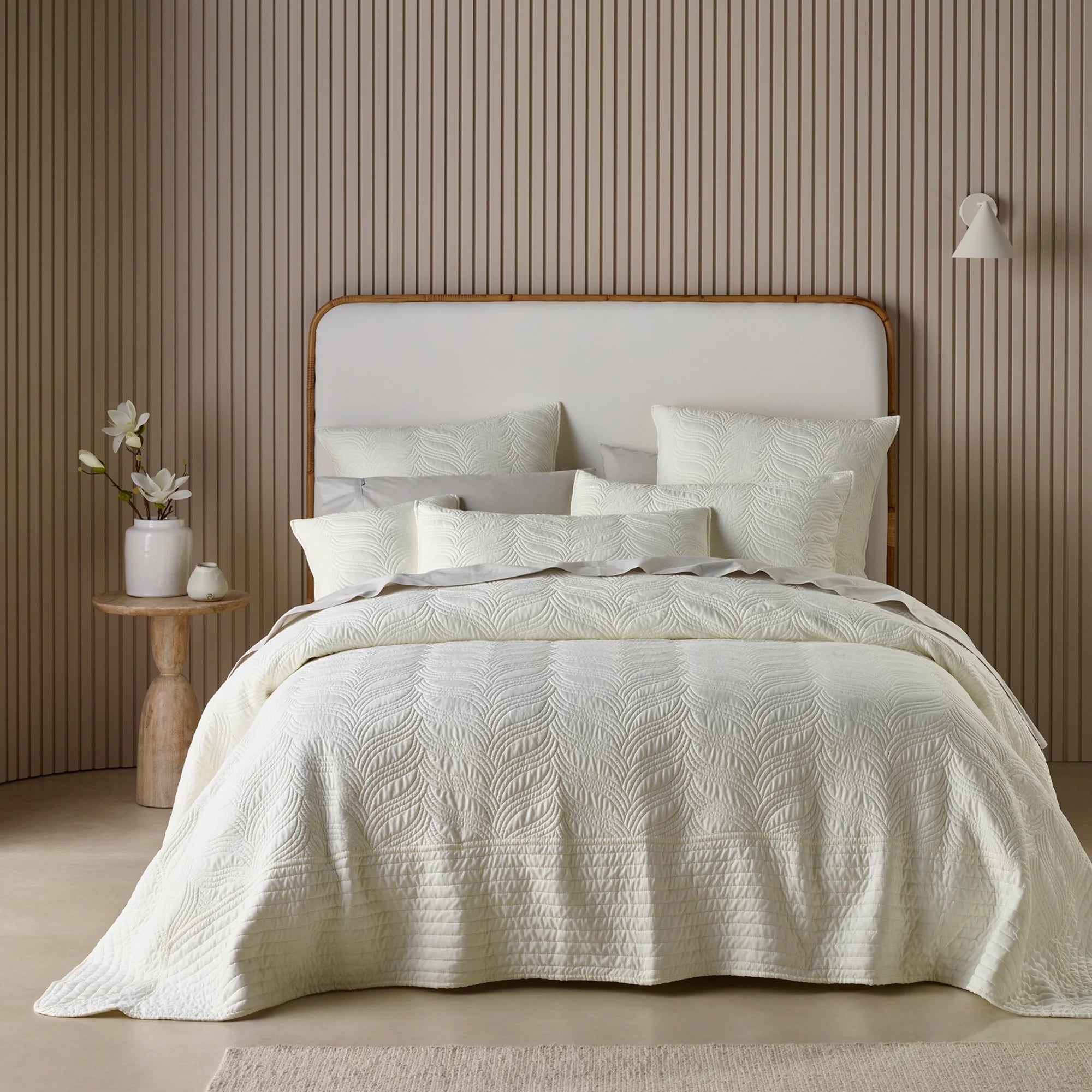 Kamala Bedspread Set