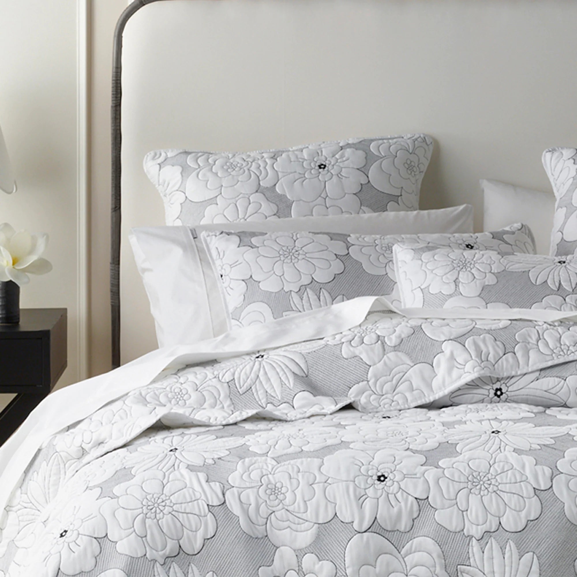 Leona Bedspread Set