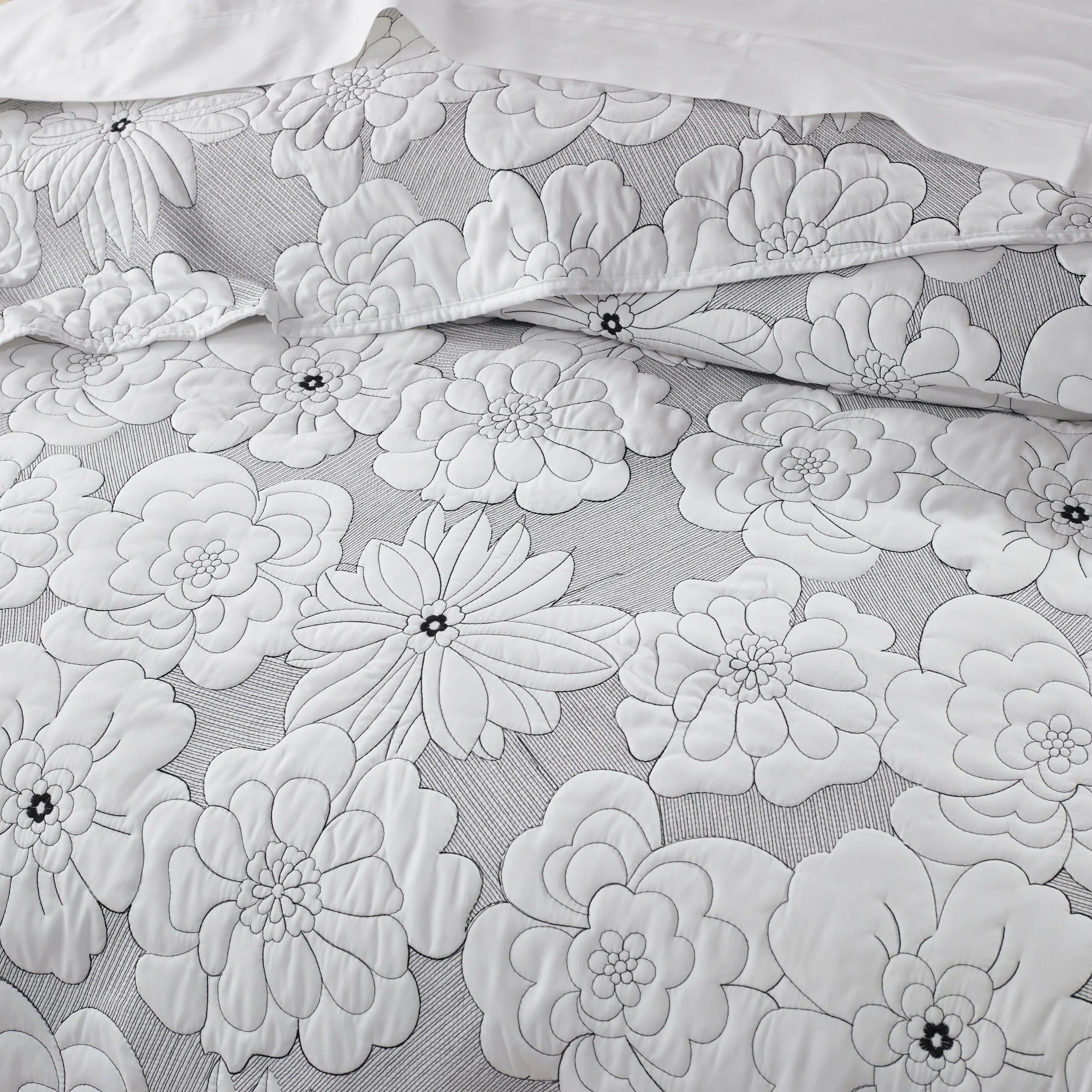Leona Bedspread Set