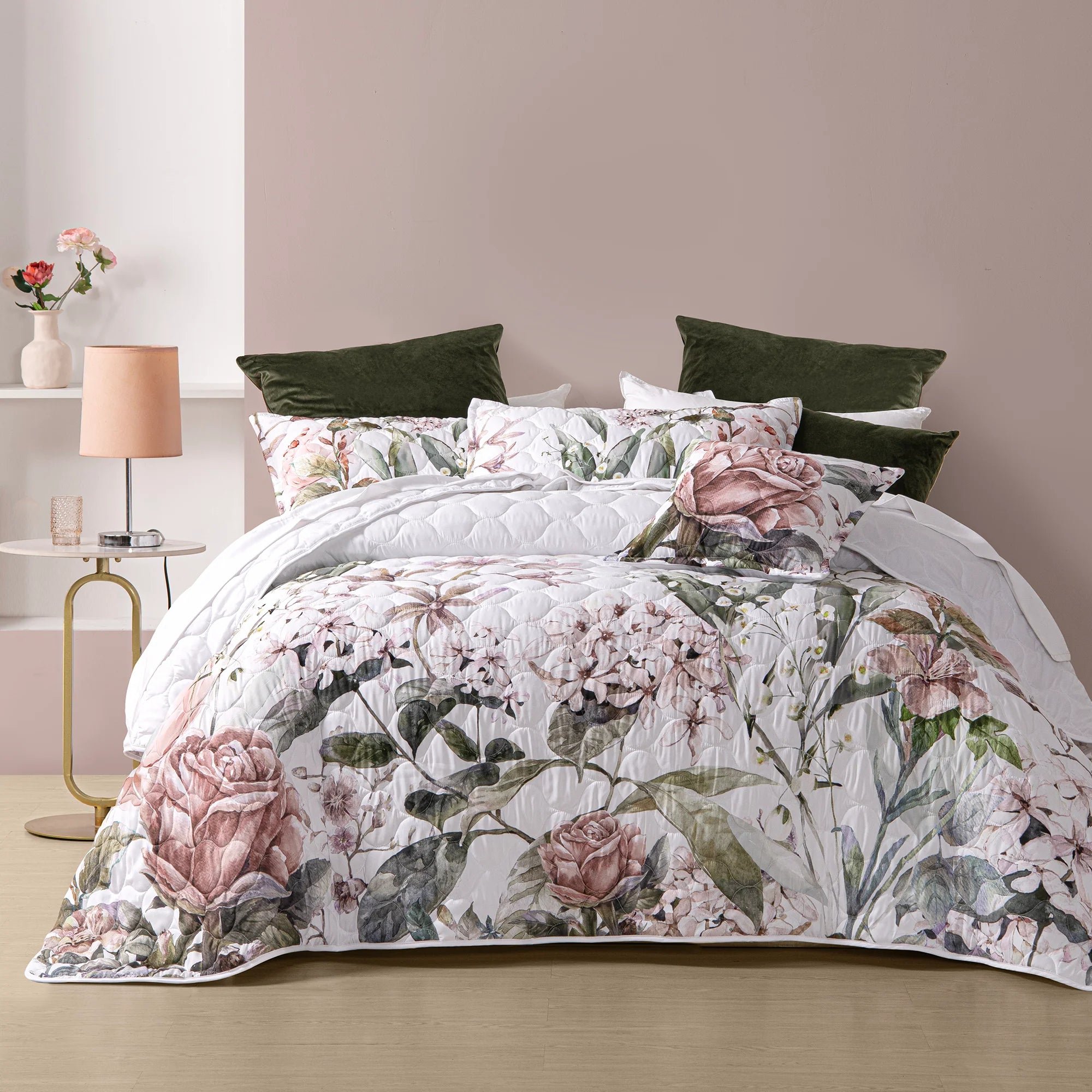 Lorna Bedspread Set