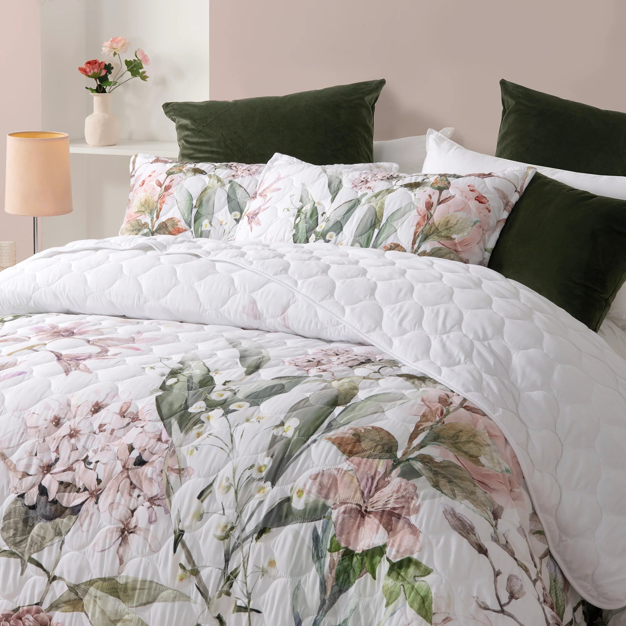 Lorna Bedspread Set