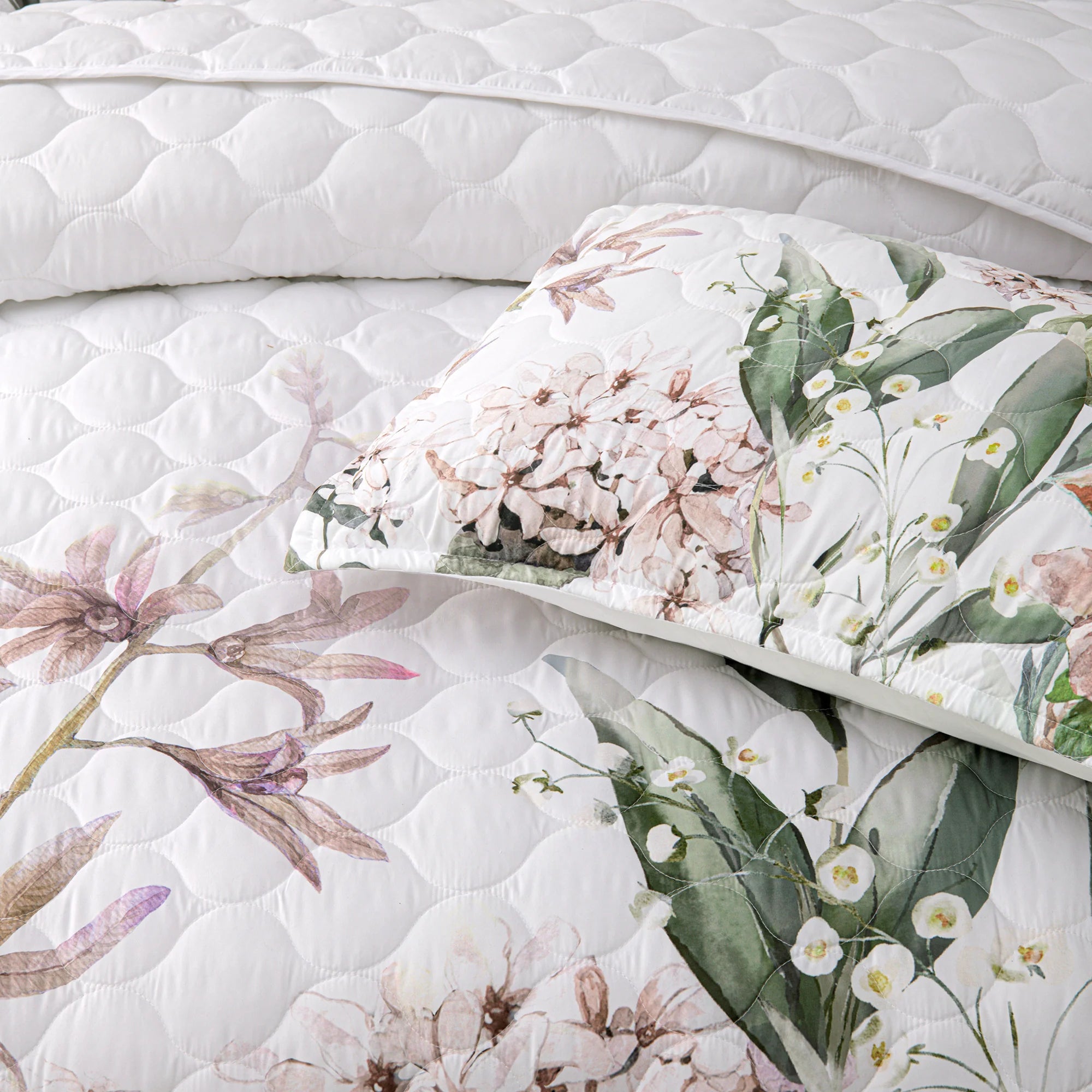 Lorna Bedspread Set