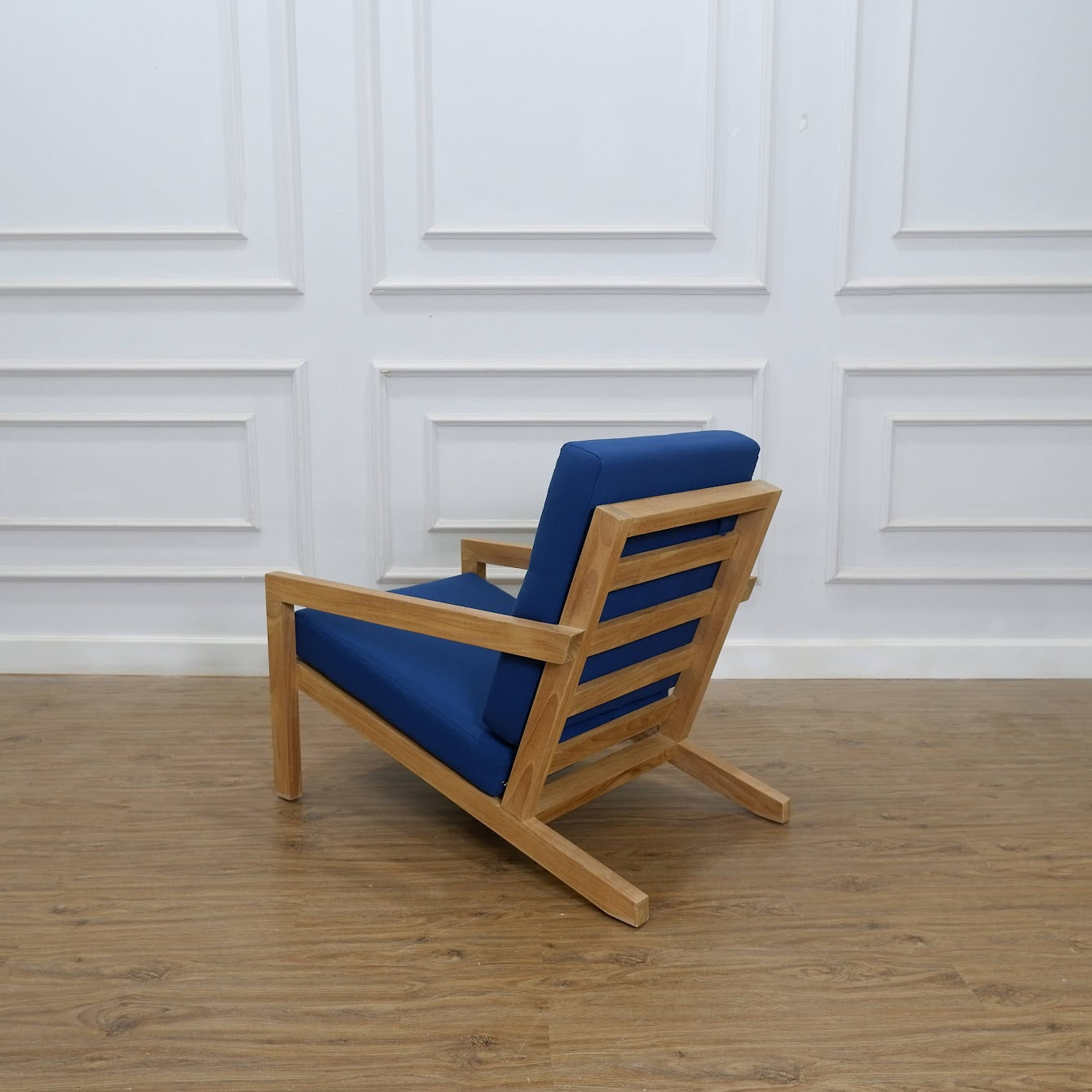 Outdoor Lounge Chair