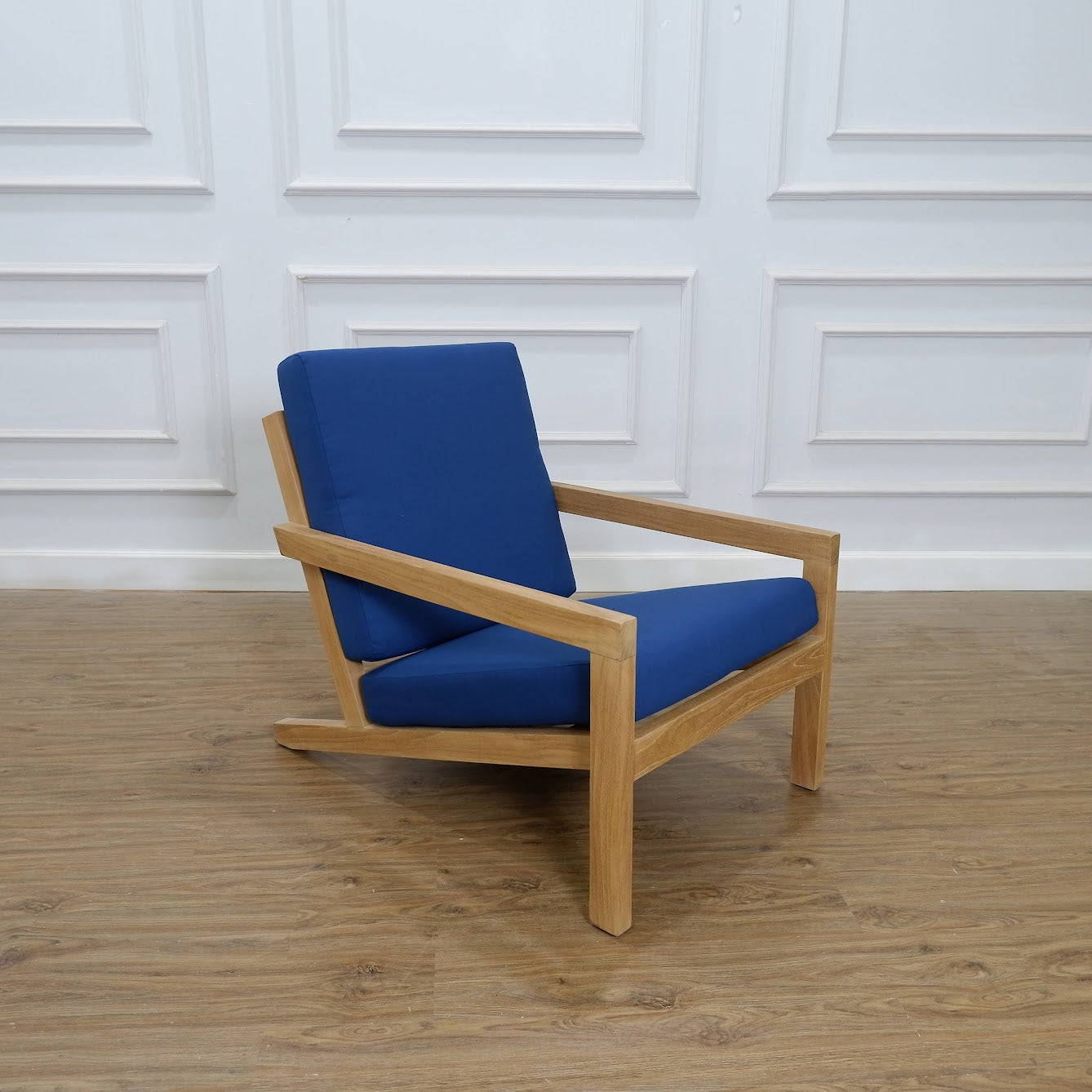 Outdoor Lounge Chair