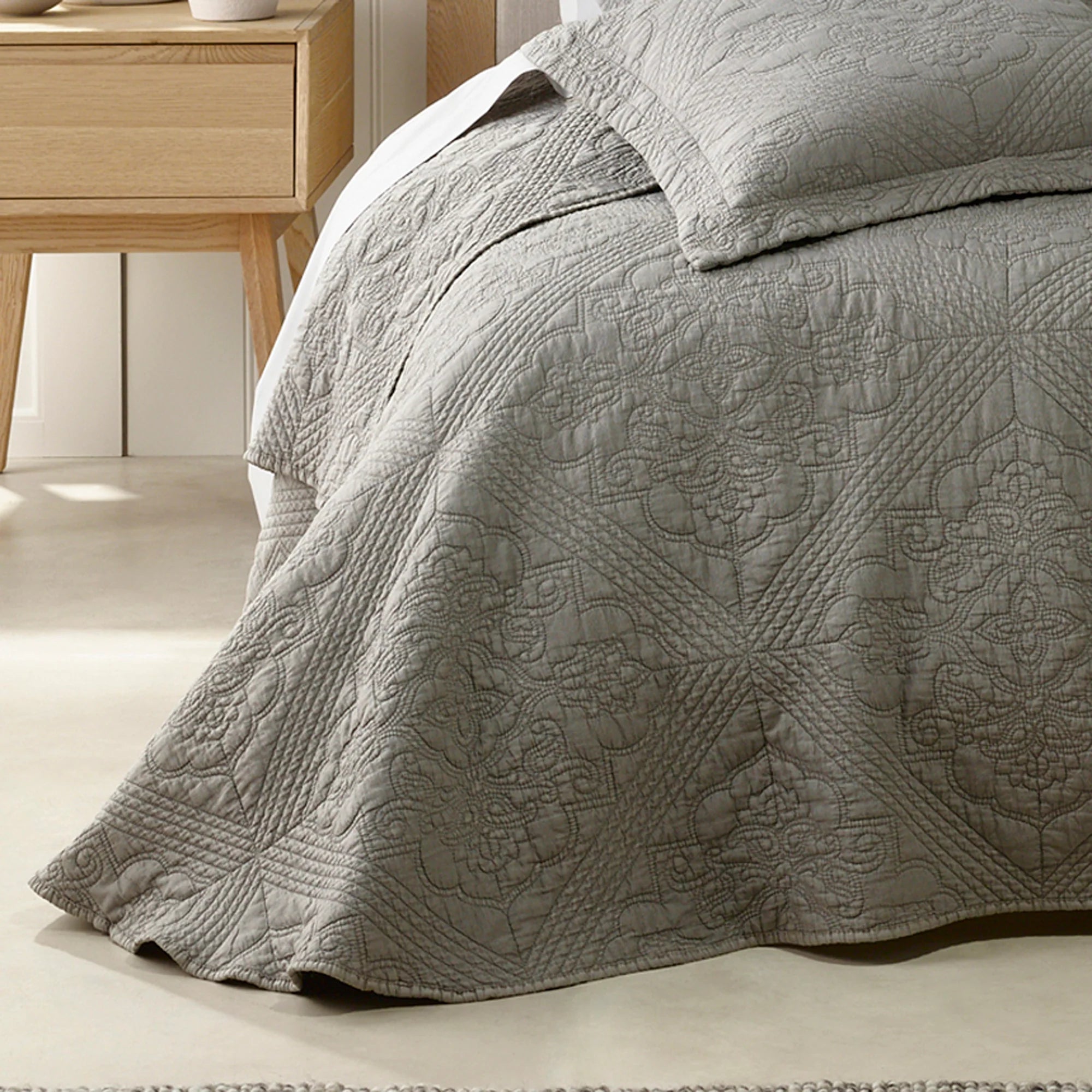 Zaria Bedspread Set