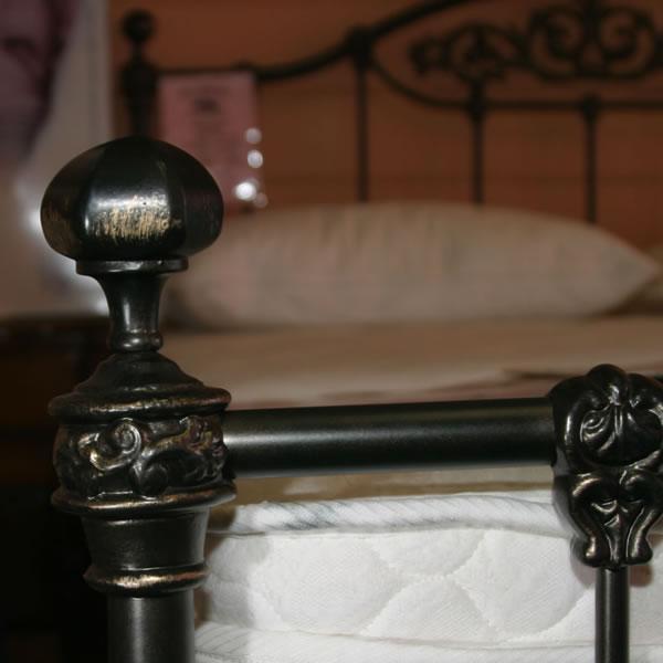 Wentworth Cast Bed