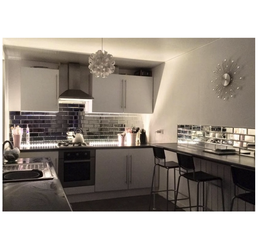 Rectangle Silver Mirrored Bevelled Wall Tiles - 22 Pack