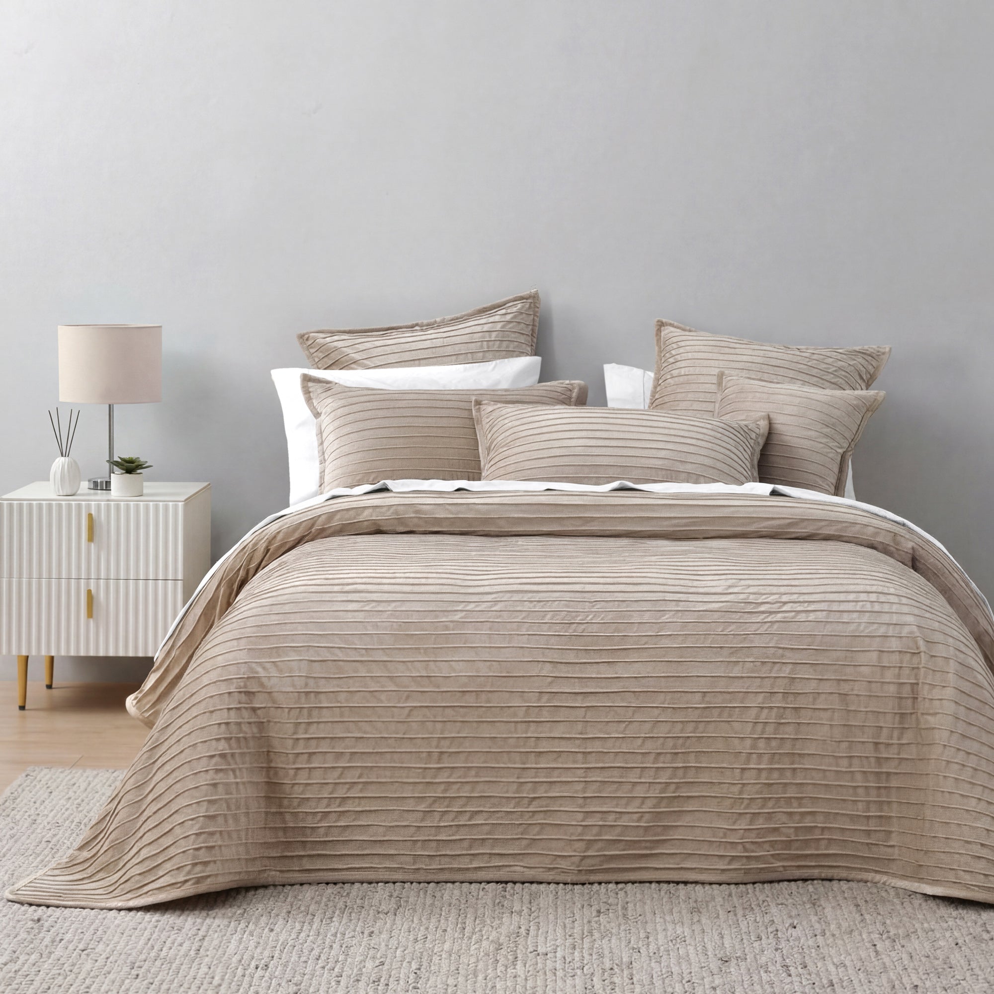 Saphira Coverlet Set Latte