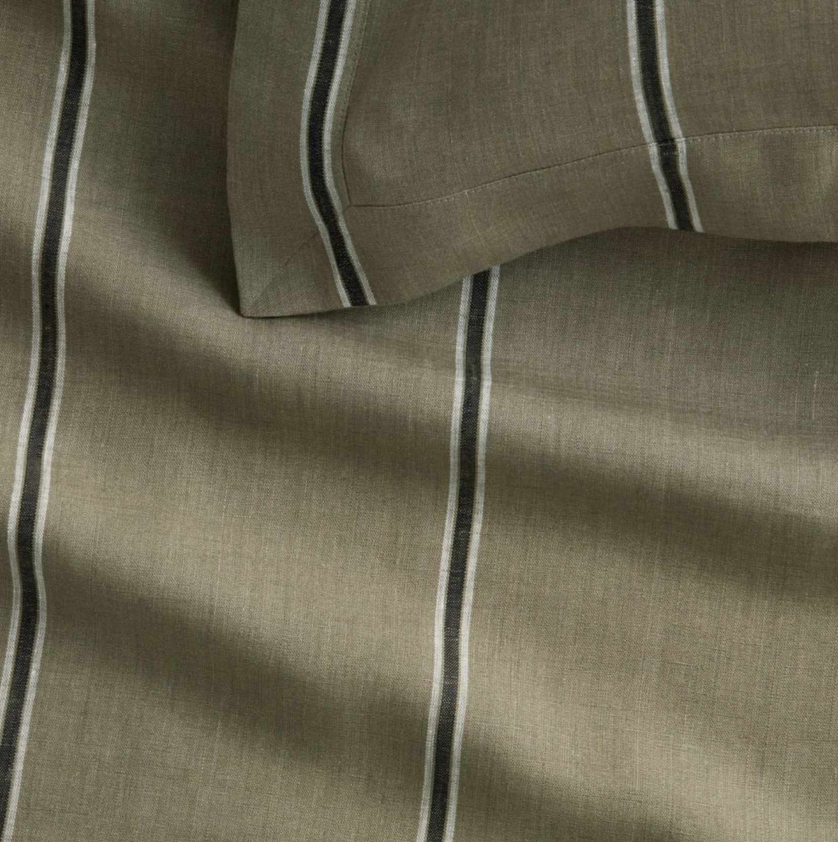 Abbotson Linen Stripe Tailored Quilt Cover