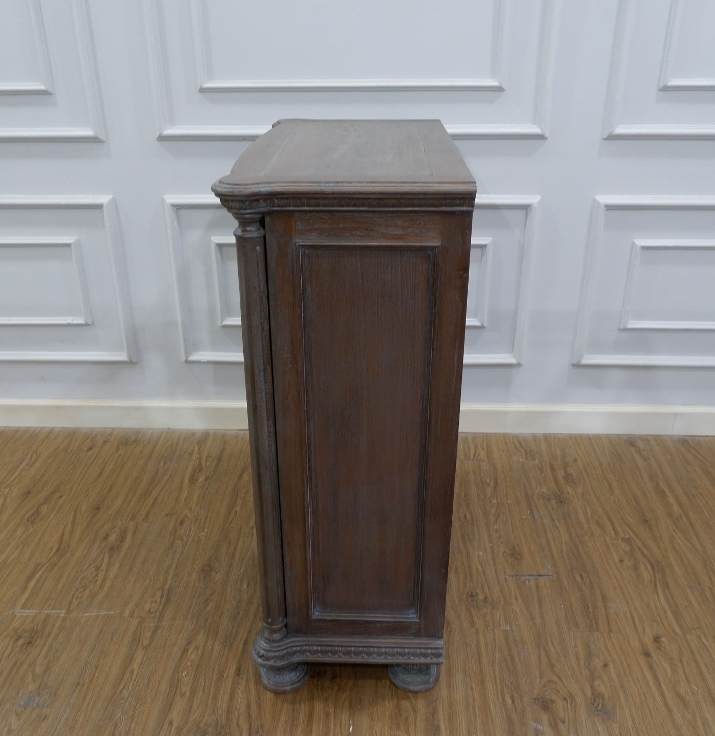 Leo Chest Of Drawers