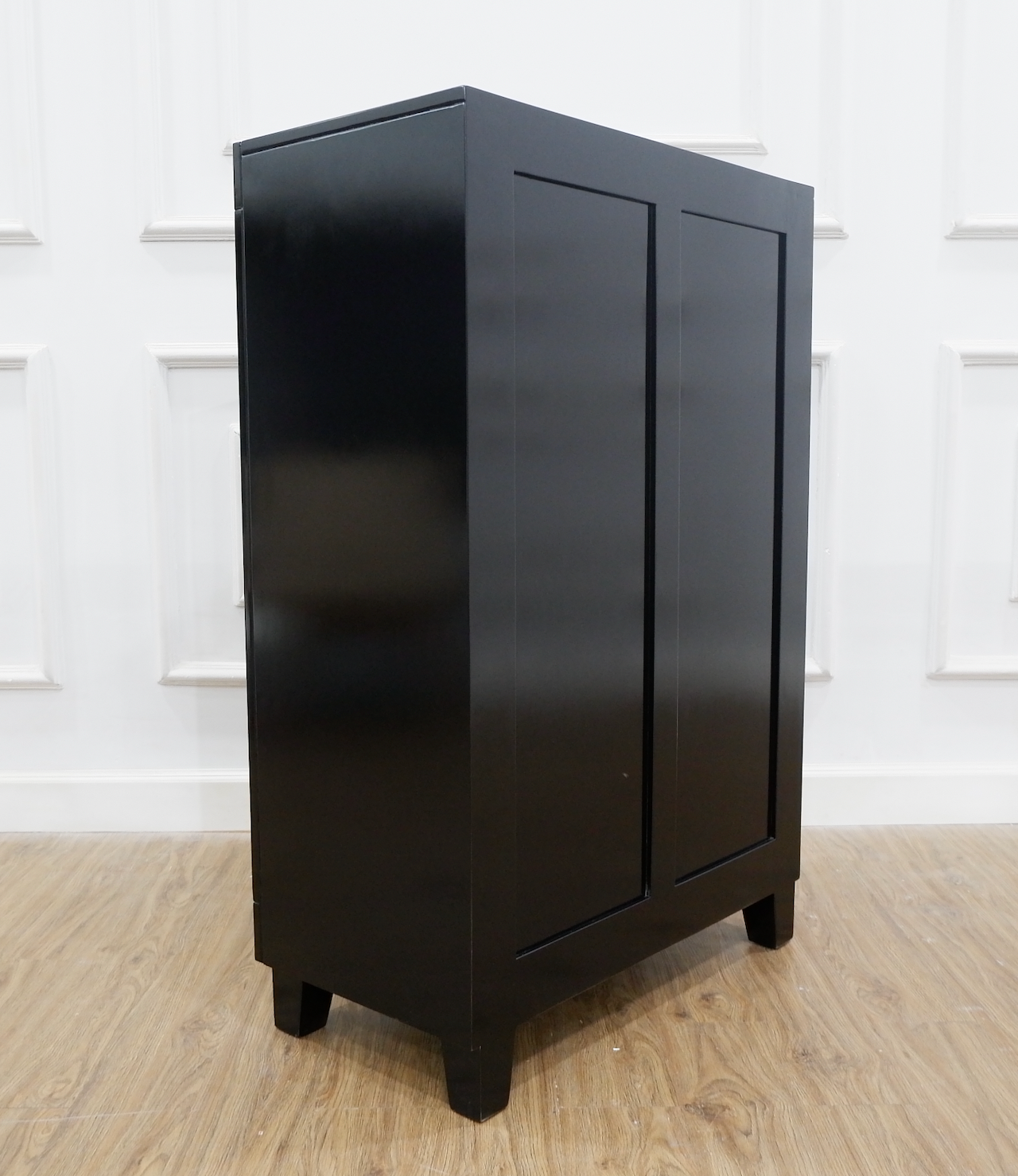 Magdeburg Chest Of Drawers - Black