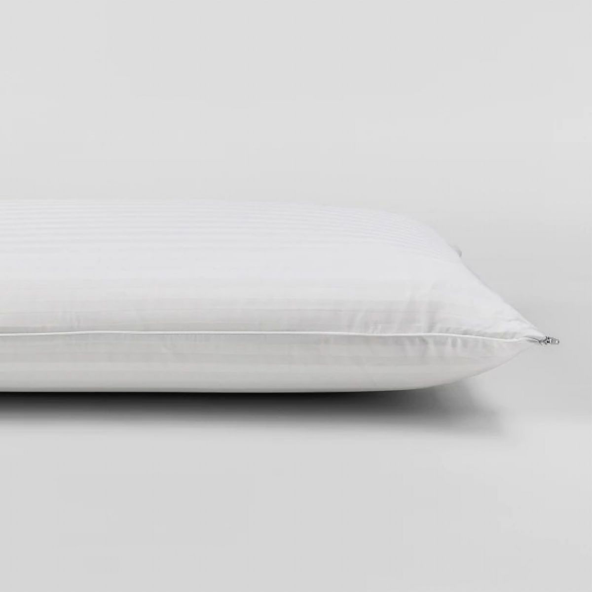 Dunlopillo Luxurious Latex Classic Medium Profile & Feel Pillow