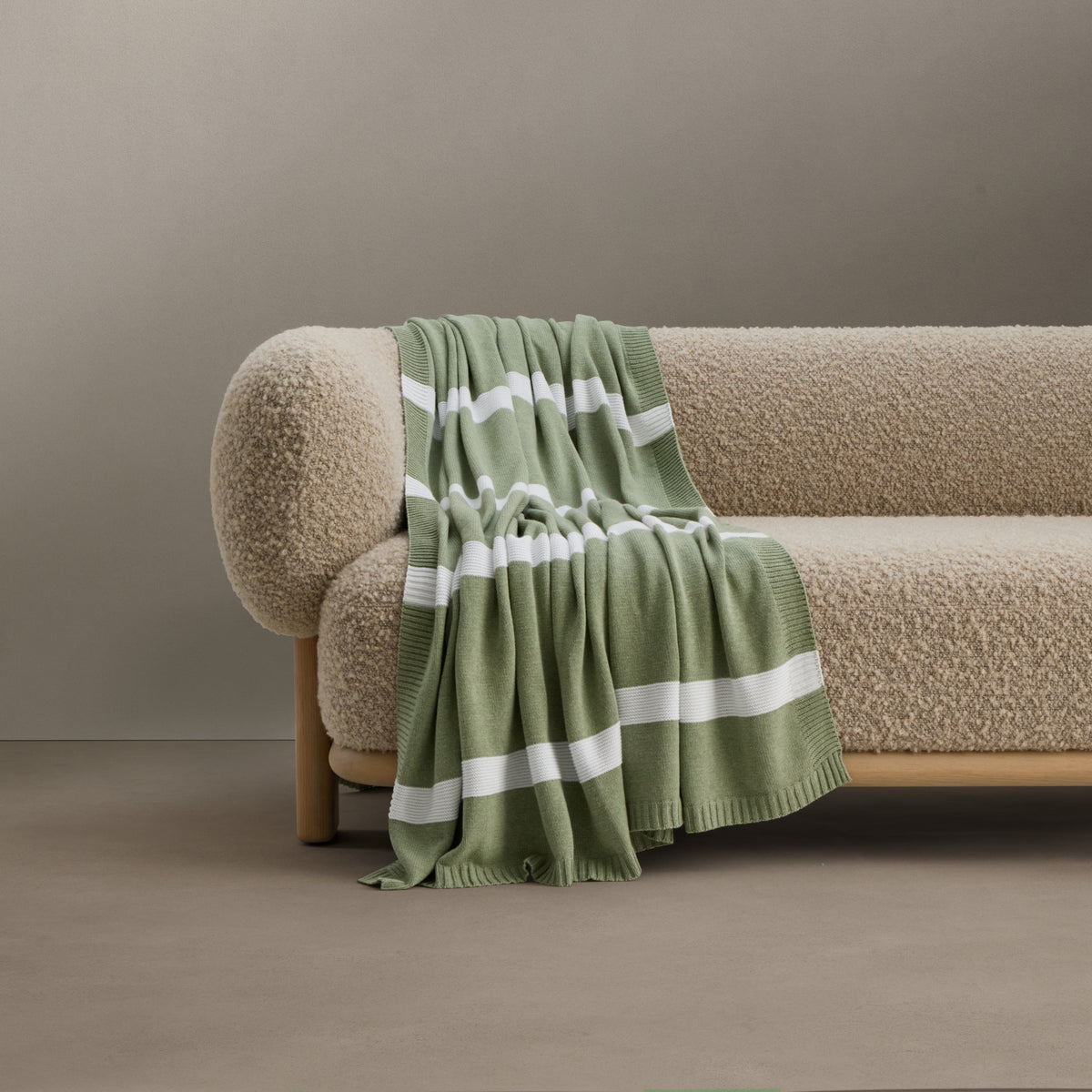 Endrik Throw